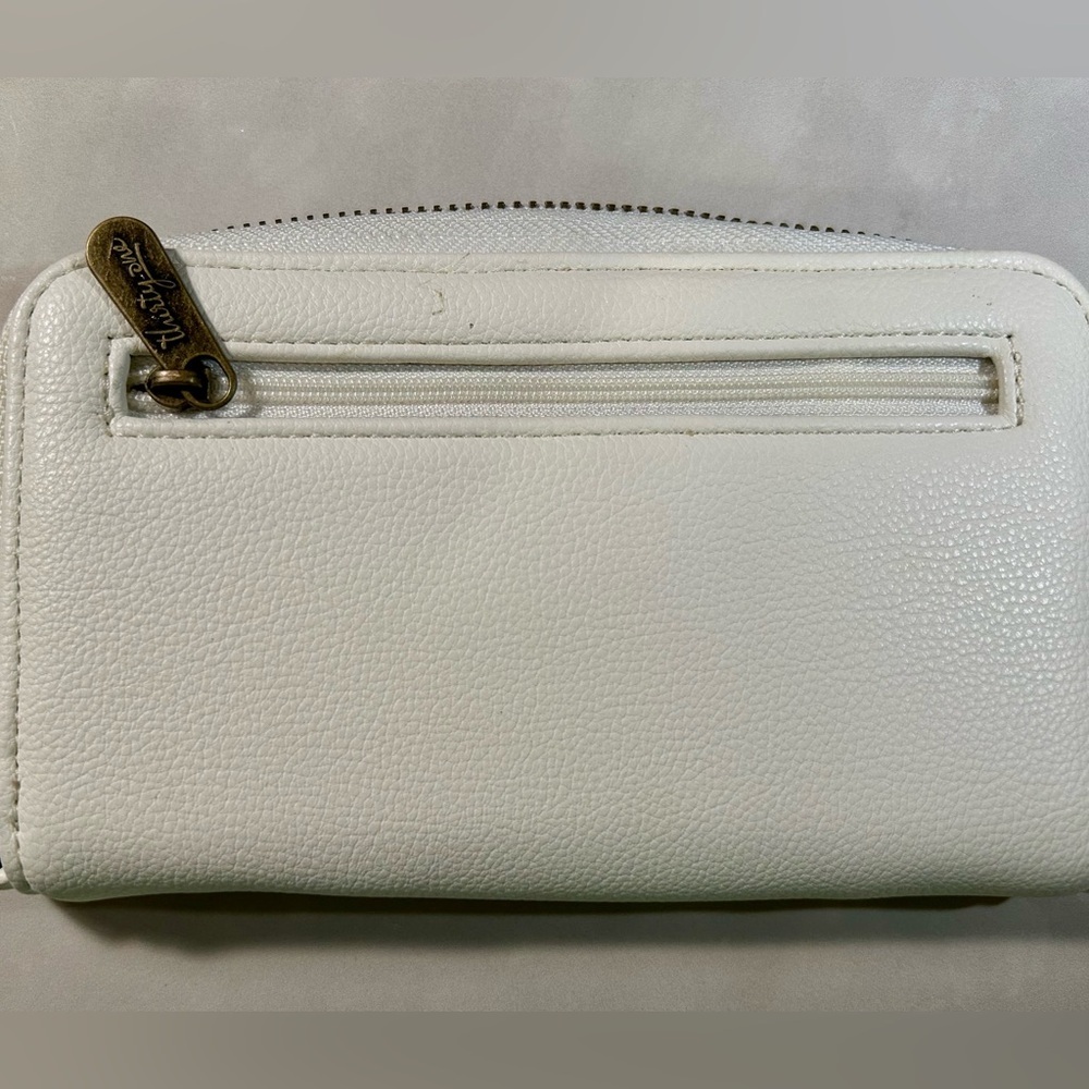 White Thirty-One Wallet - Picture 4 of 5